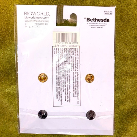 NWT 4-pack authentic Fallout pins by Bethesda - Picture 3 of 5